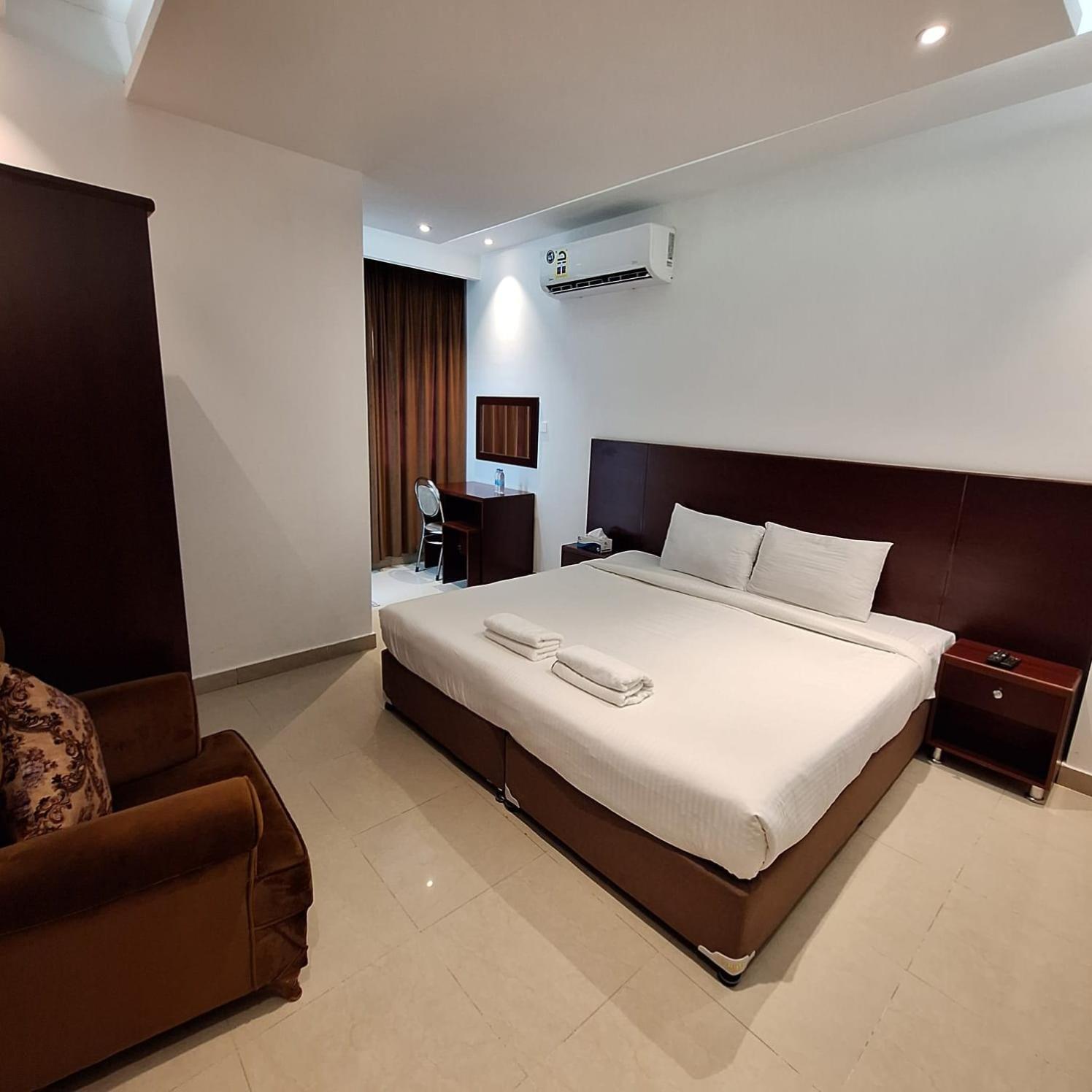 Aljawhara Inn Hotel Seeb Bagian luar foto