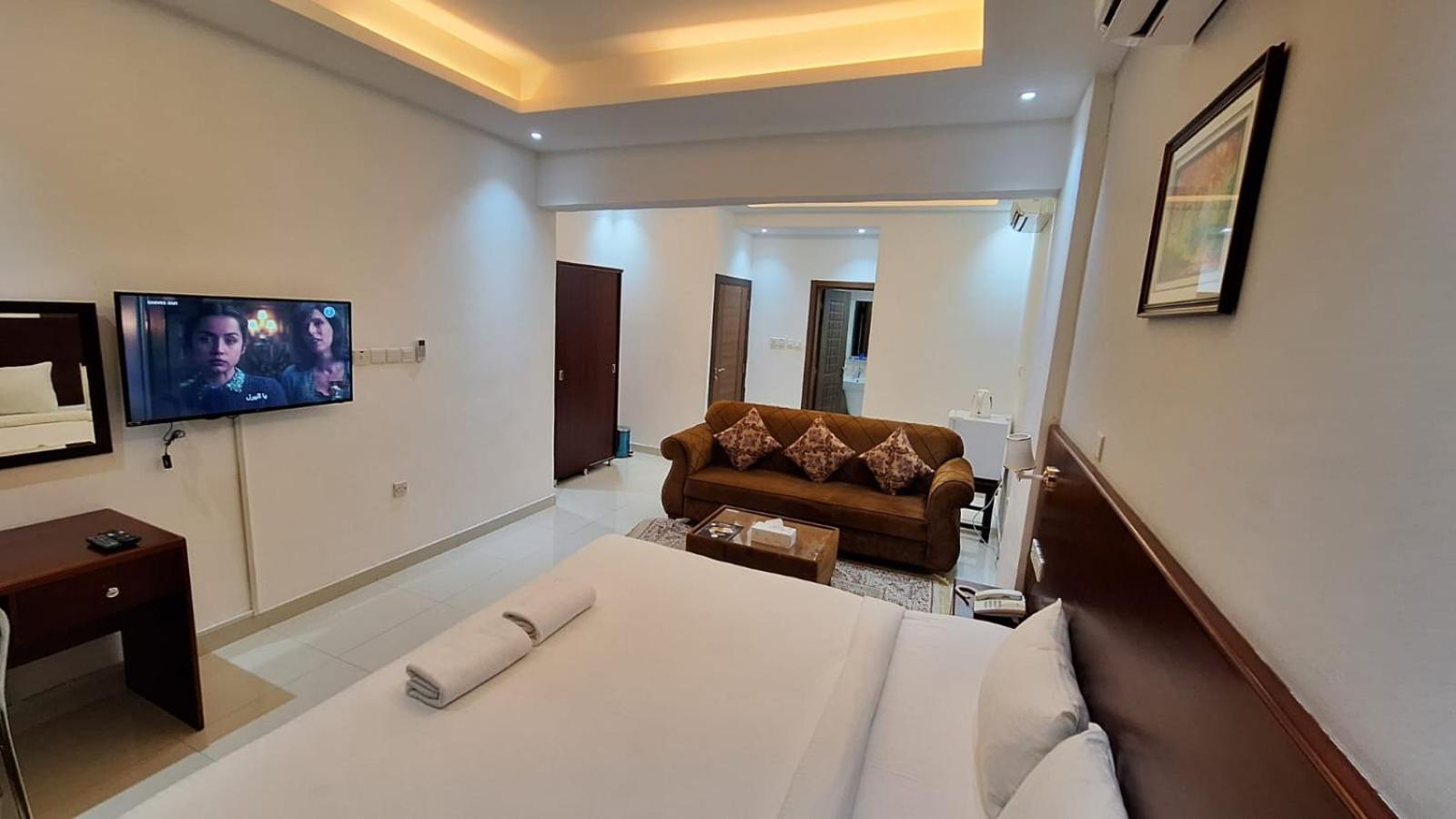 Aljawhara Inn Hotel Seeb Bagian luar foto