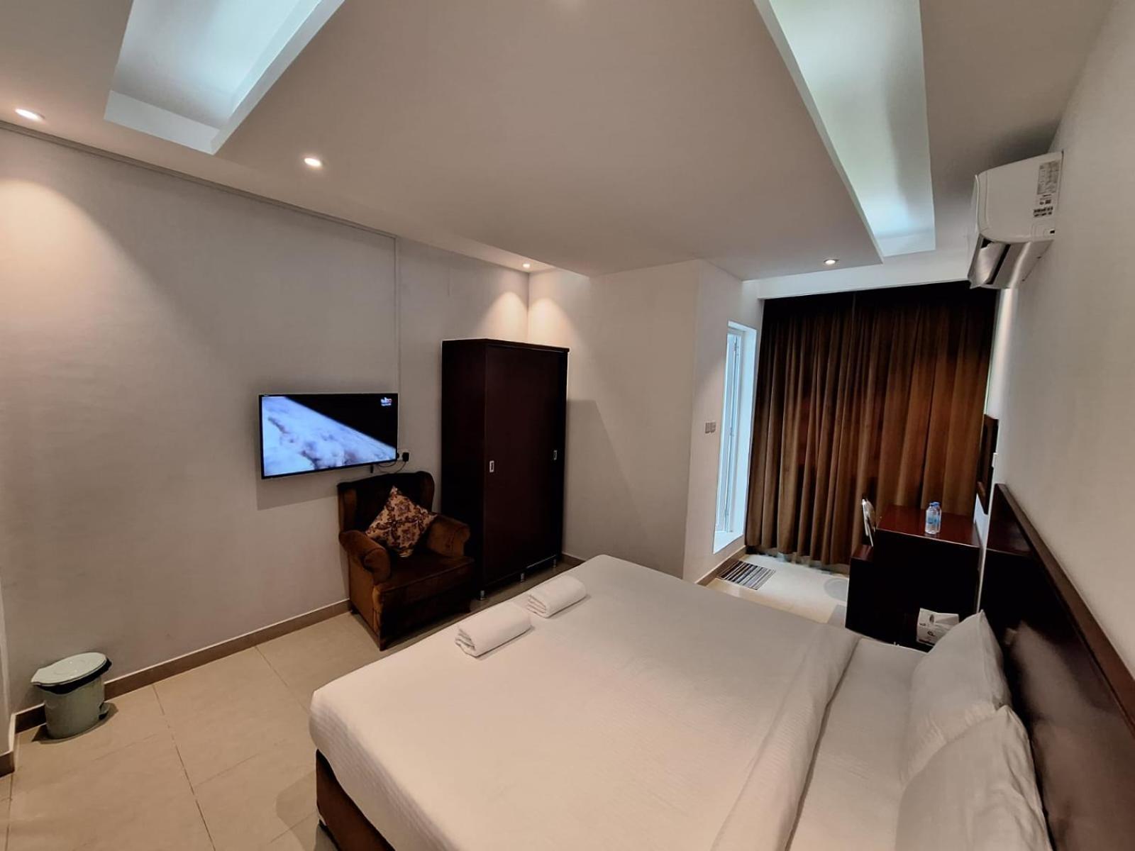 Aljawhara Inn Hotel Seeb Bagian luar foto