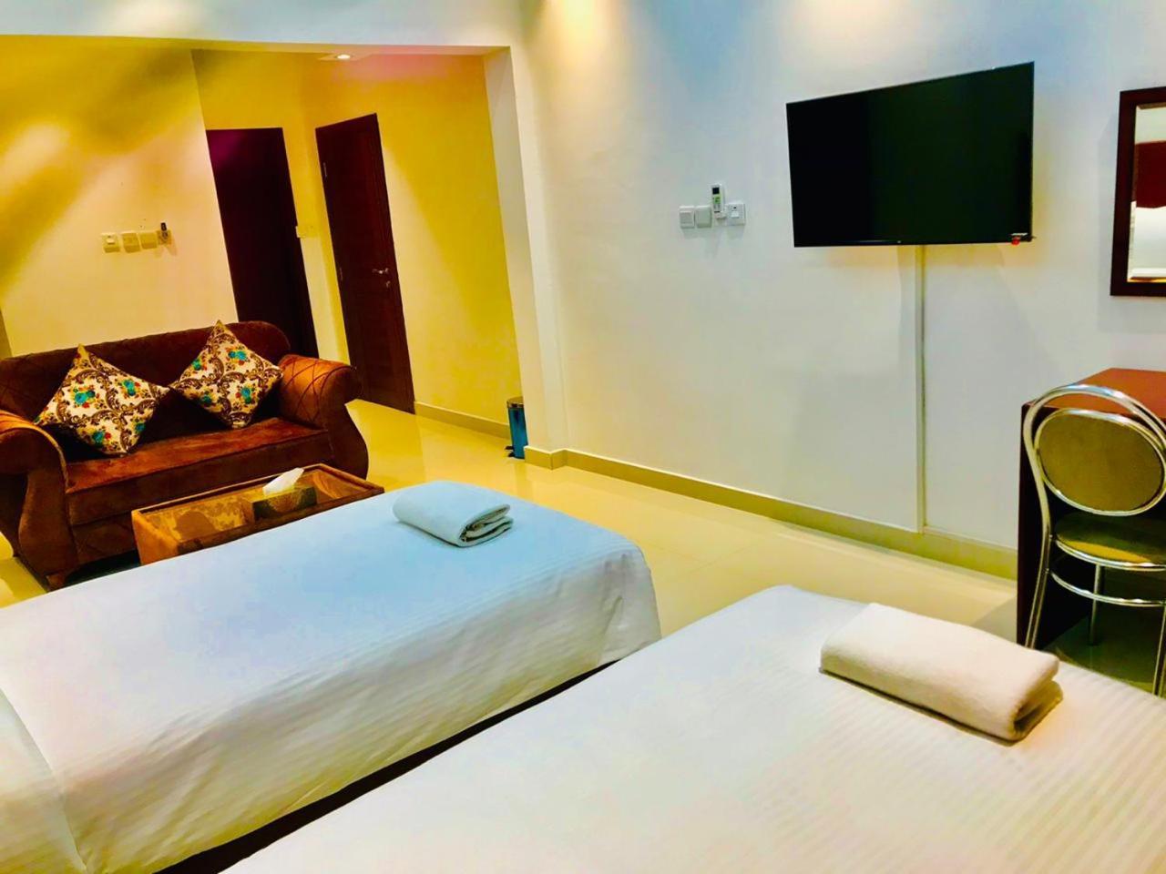 Aljawhara Inn Hotel Seeb Bagian luar foto